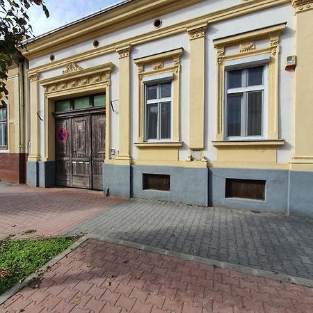 Belvarosi Exkluziv Loft Дебрецен Экстерьер фото