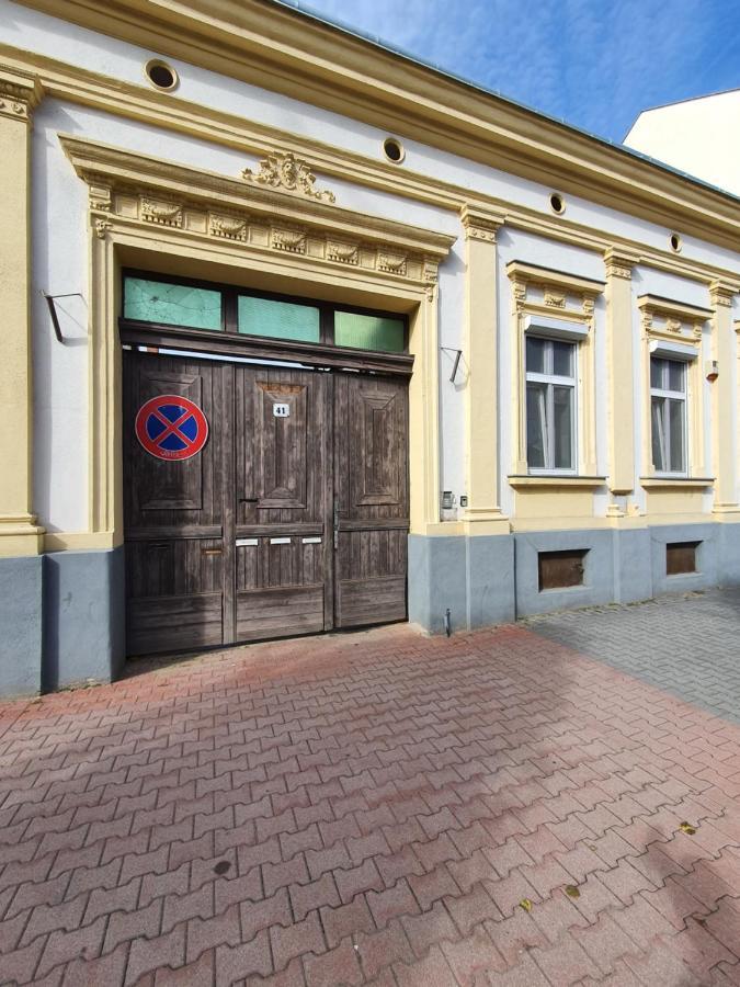 Belvarosi Exkluziv Loft Дебрецен Экстерьер фото